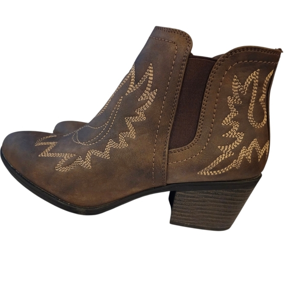 GLOBALWIN Vegan Cowgirl Boots Western Short Ankle Pull On BROWN 10 - Picture 2 of 5